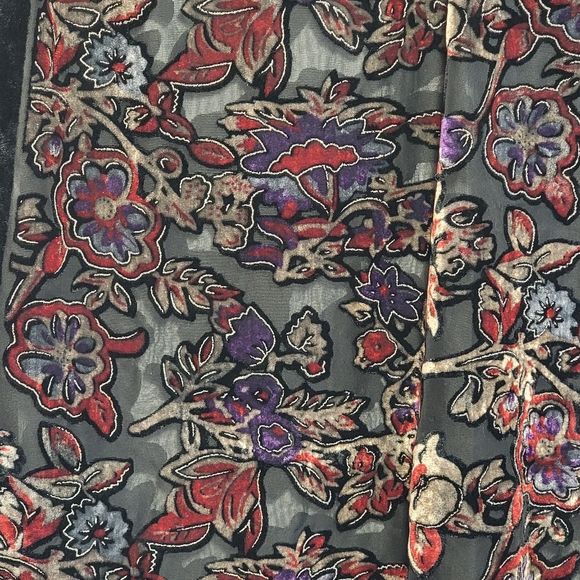 Floral velvet scarf/ wrap. - Picture 4 of 4